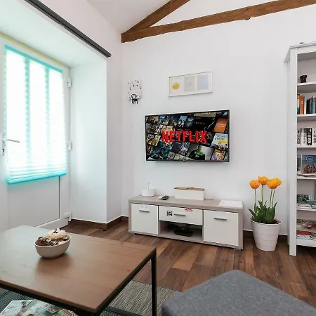 Gaia Apartament Funtana