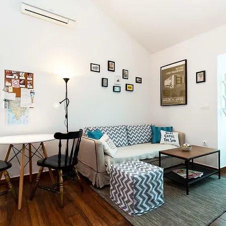 Gaia Apartment *